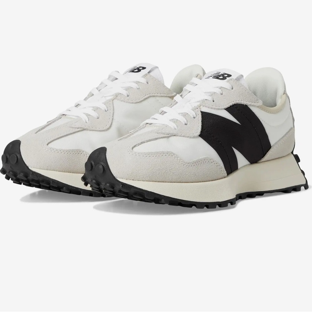 New Balance Women’s 327 “Sea Salt/White” Size 8.5